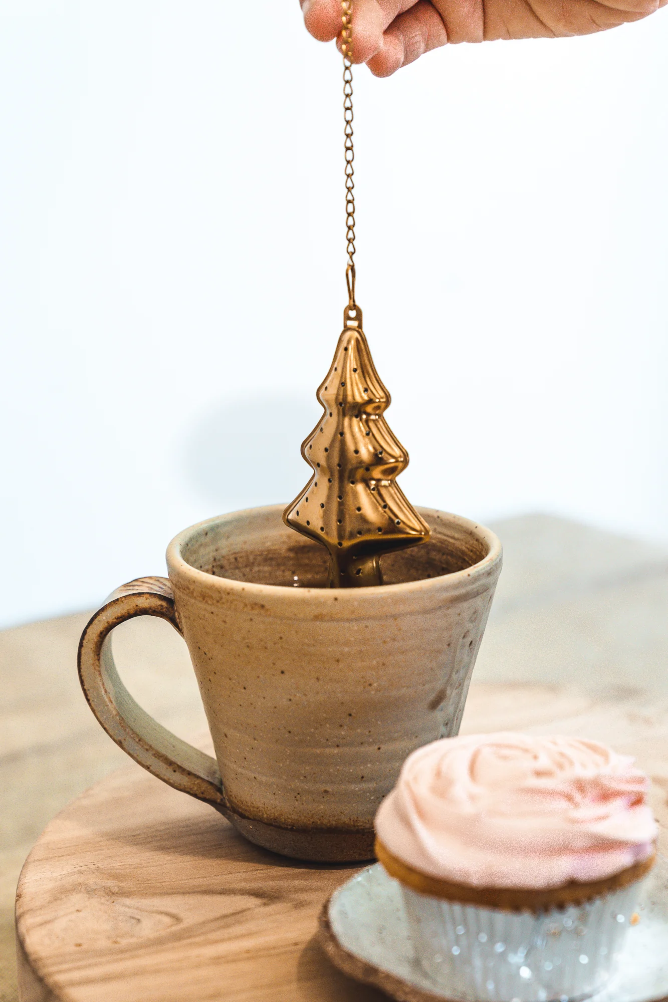NO. 11 CHRISTMAS TEA - Image 3