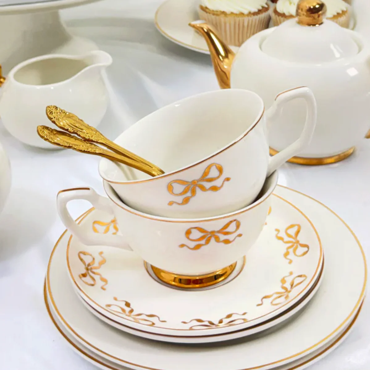 Cristina Re 'Ballet Bow' Teacup & Saucer - Image 3