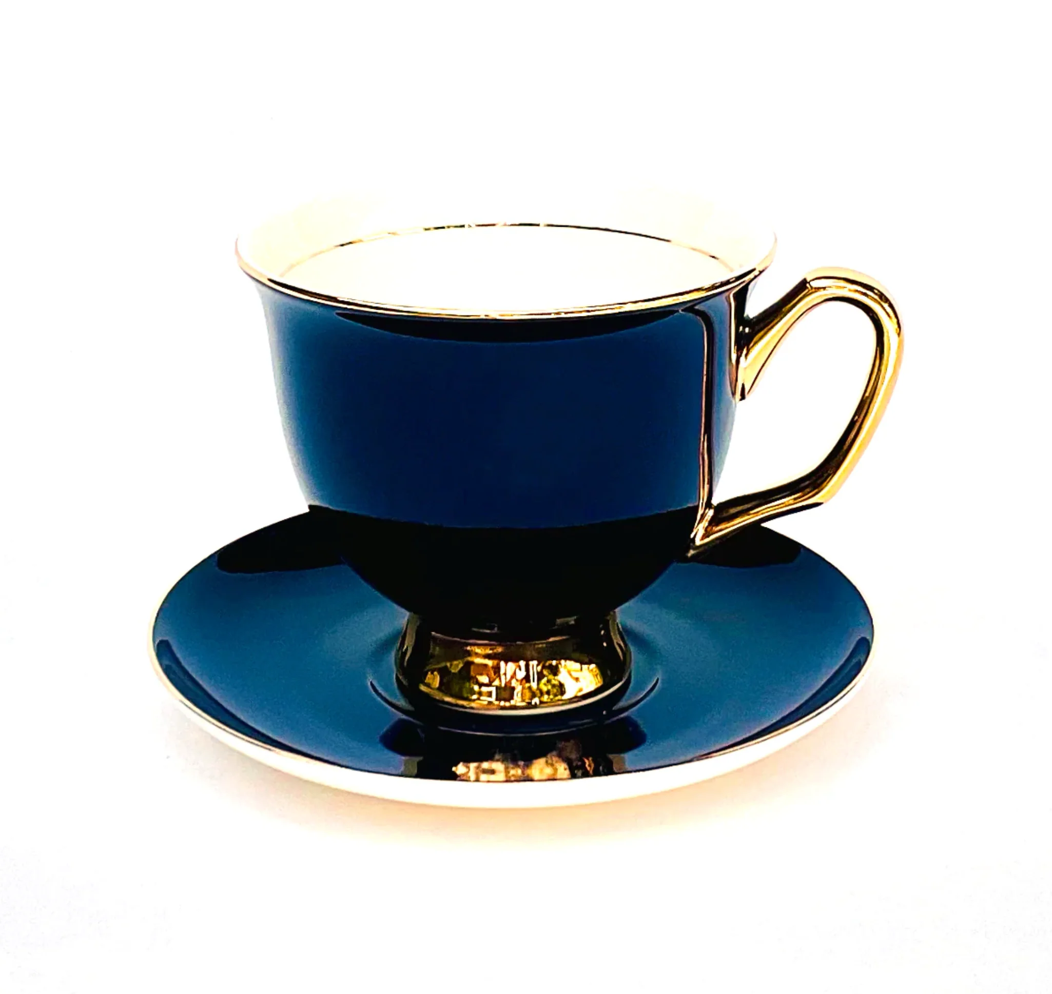 LyndalT XL Teacup & Saucer - Image 4