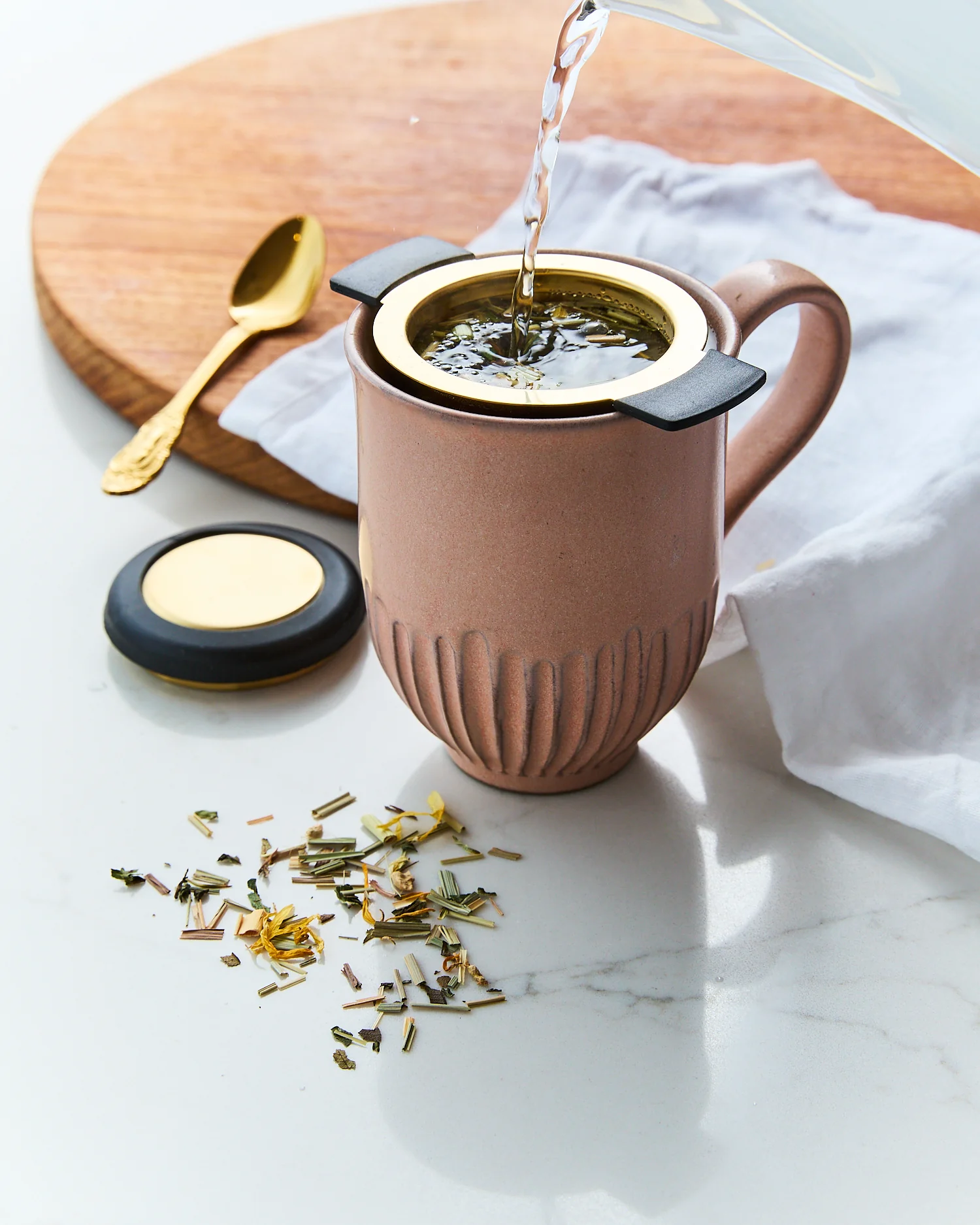 TBTS Micromesh Gold Mug Infuser - Image 3